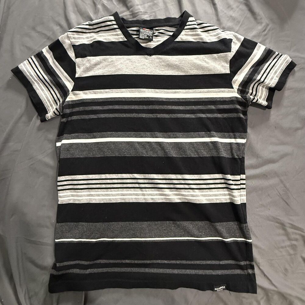 Southpole Shirt Mens L Black Gray Striped V Neck Short Sleeve Casual Lightweight
